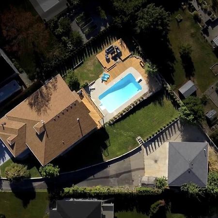 Luxurious 5 Bedroom House With Pool & Sauna West Kelowna Extérieur photo