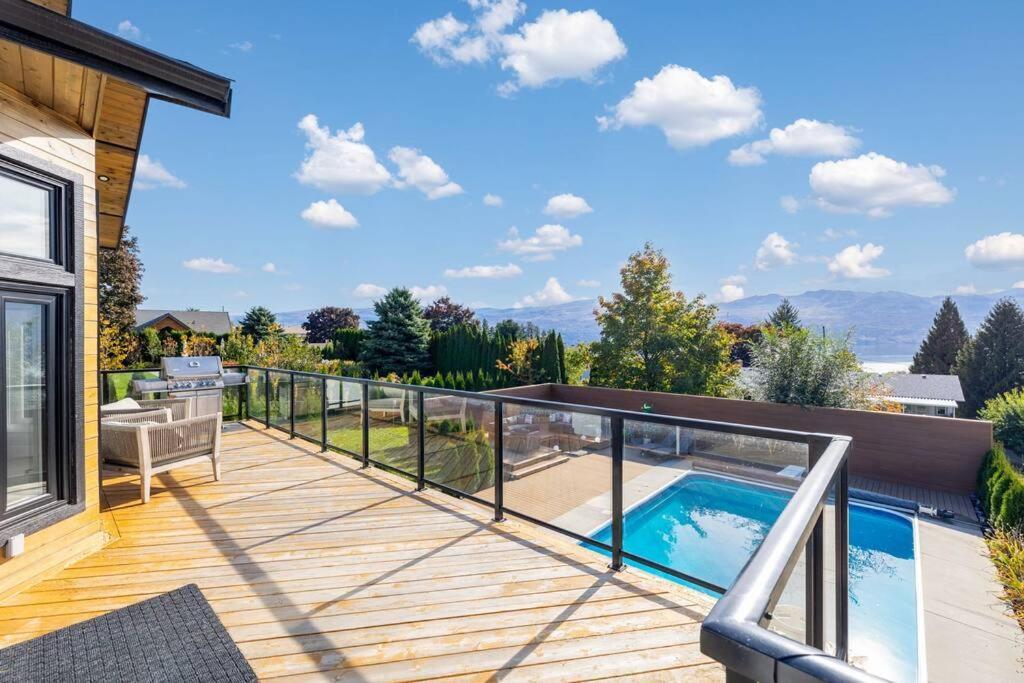 Luxurious 5 Bedroom House With Pool & Sauna West Kelowna Extérieur photo