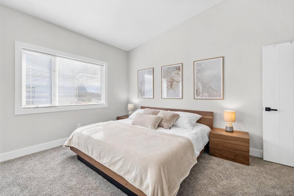 Luxurious 5 Bedroom House With Pool & Sauna West Kelowna Extérieur photo