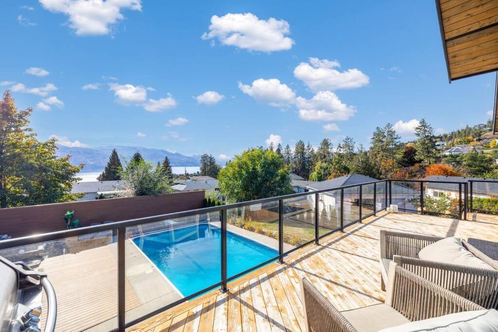 Luxurious 5 Bedroom House With Pool & Sauna West Kelowna Extérieur photo