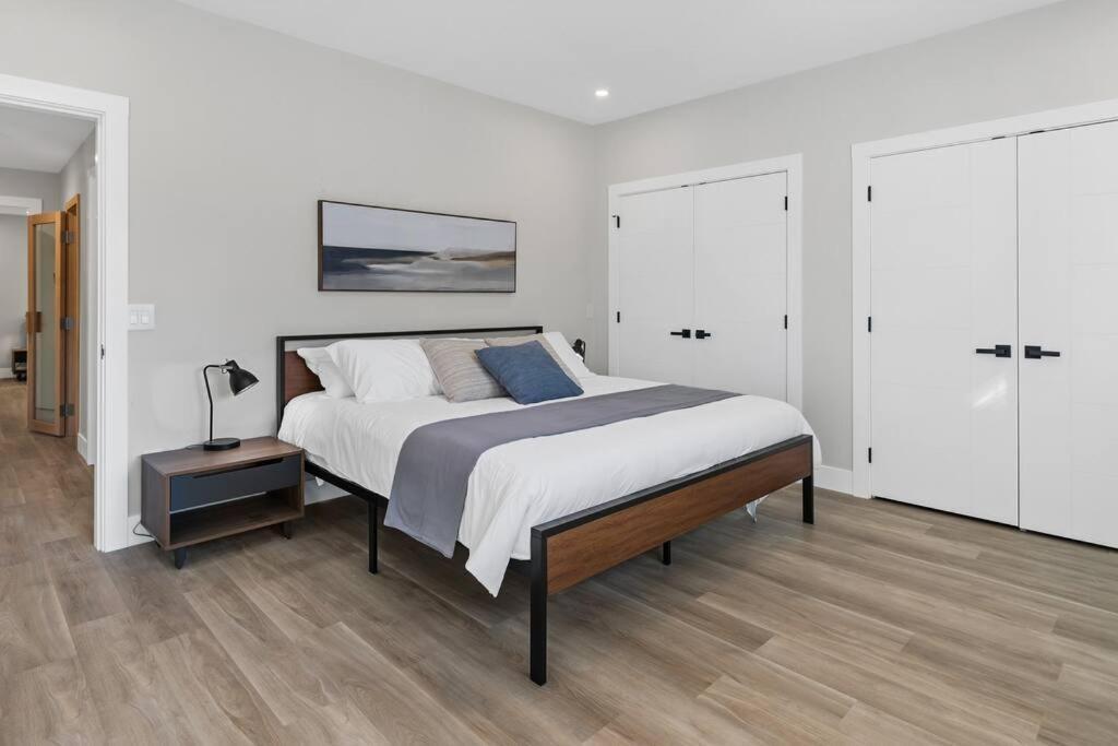 Luxurious 5 Bedroom House With Pool & Sauna West Kelowna Extérieur photo