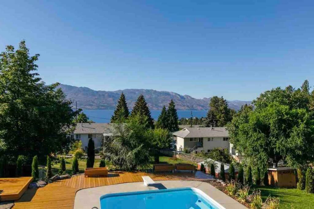 Luxurious 5 Bedroom House With Pool & Sauna West Kelowna Extérieur photo